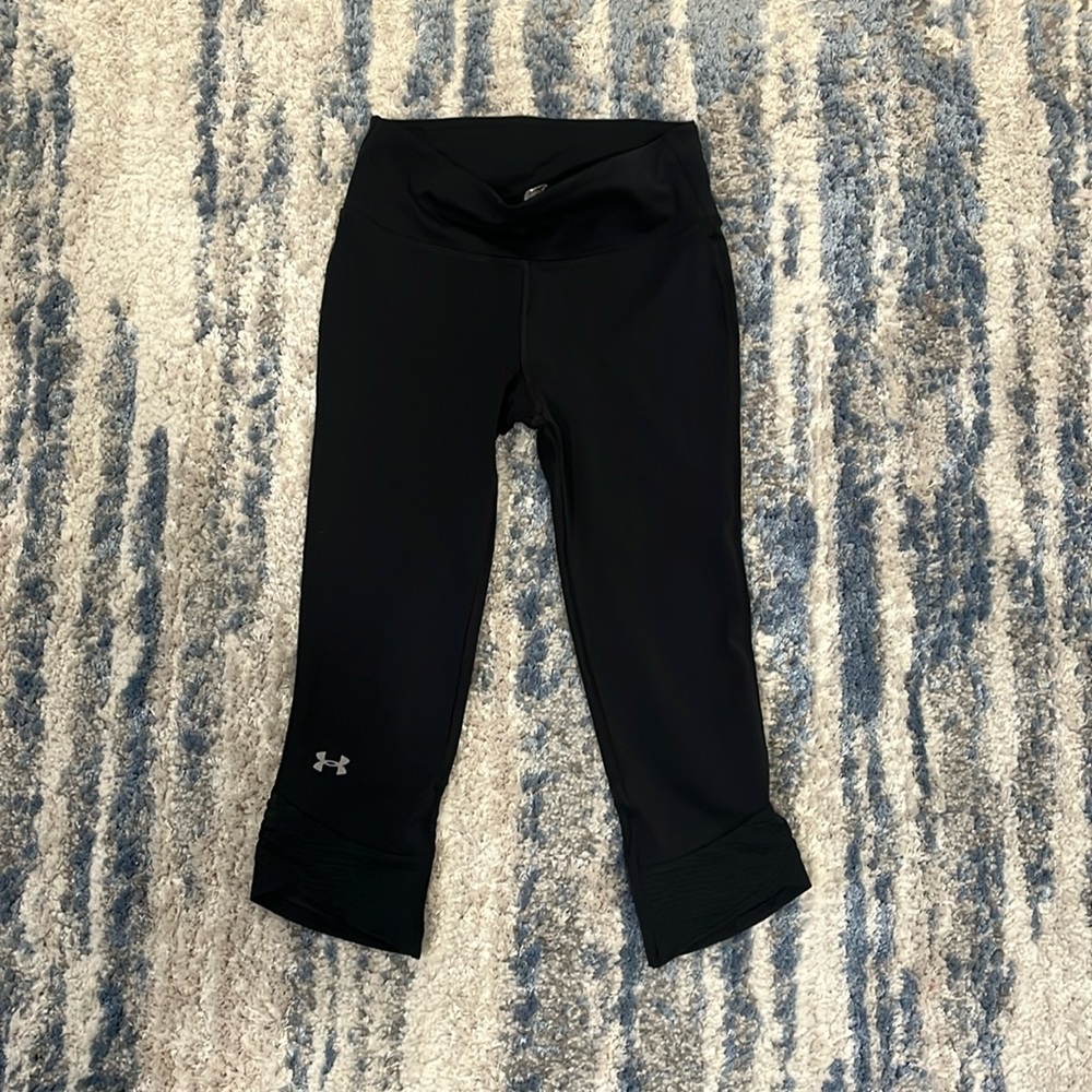 Under Armour Black Capri Workout Bottoms